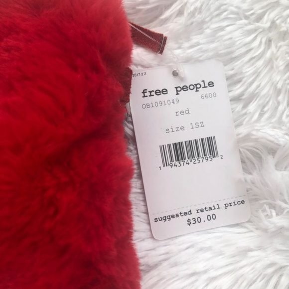 NWT Red free people, soft, fuzzy, cosmetic bag, - Picture 5 of 11